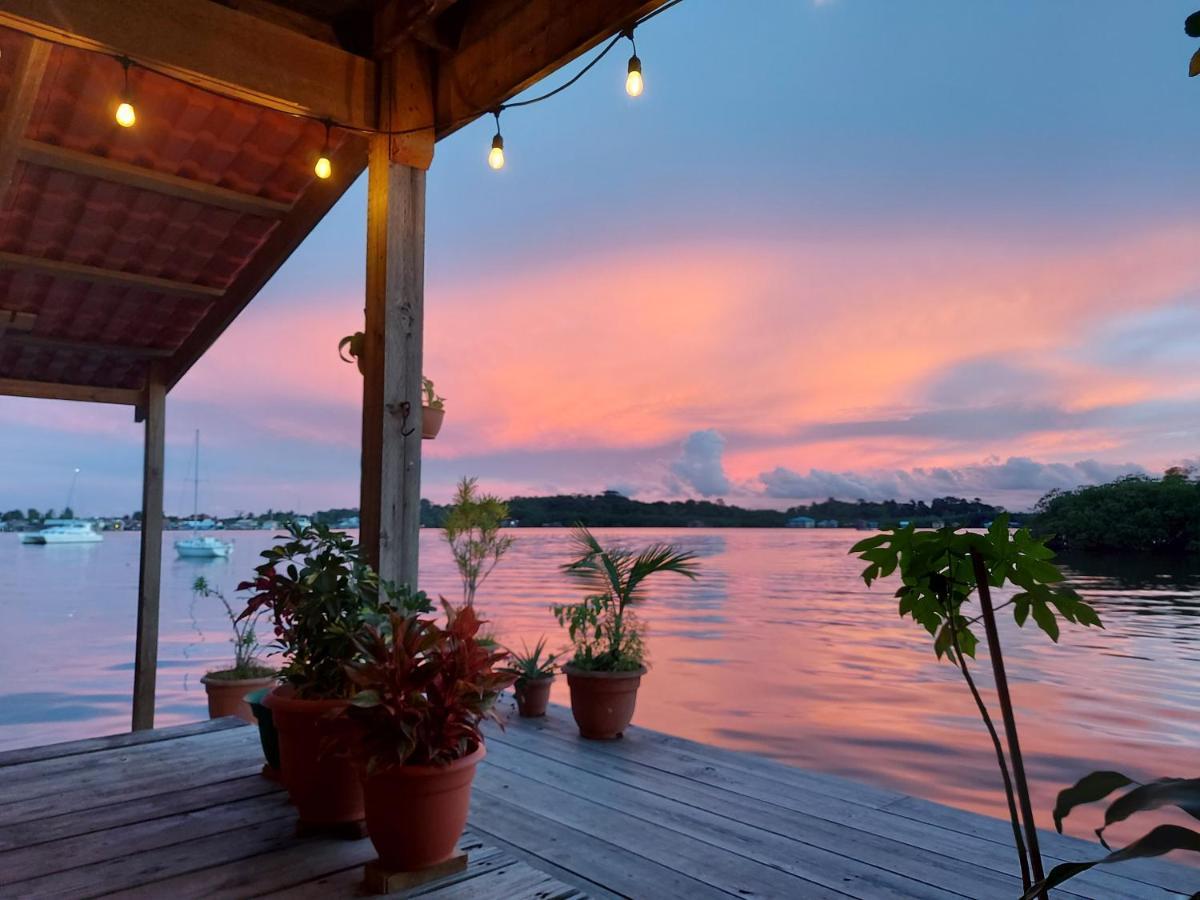 The Sunsetter Bed&Breakfast Bocas del Toro Exterior foto