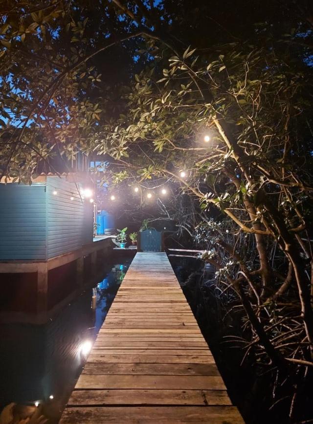 The Sunsetter Bed&Breakfast Bocas del Toro Exterior foto