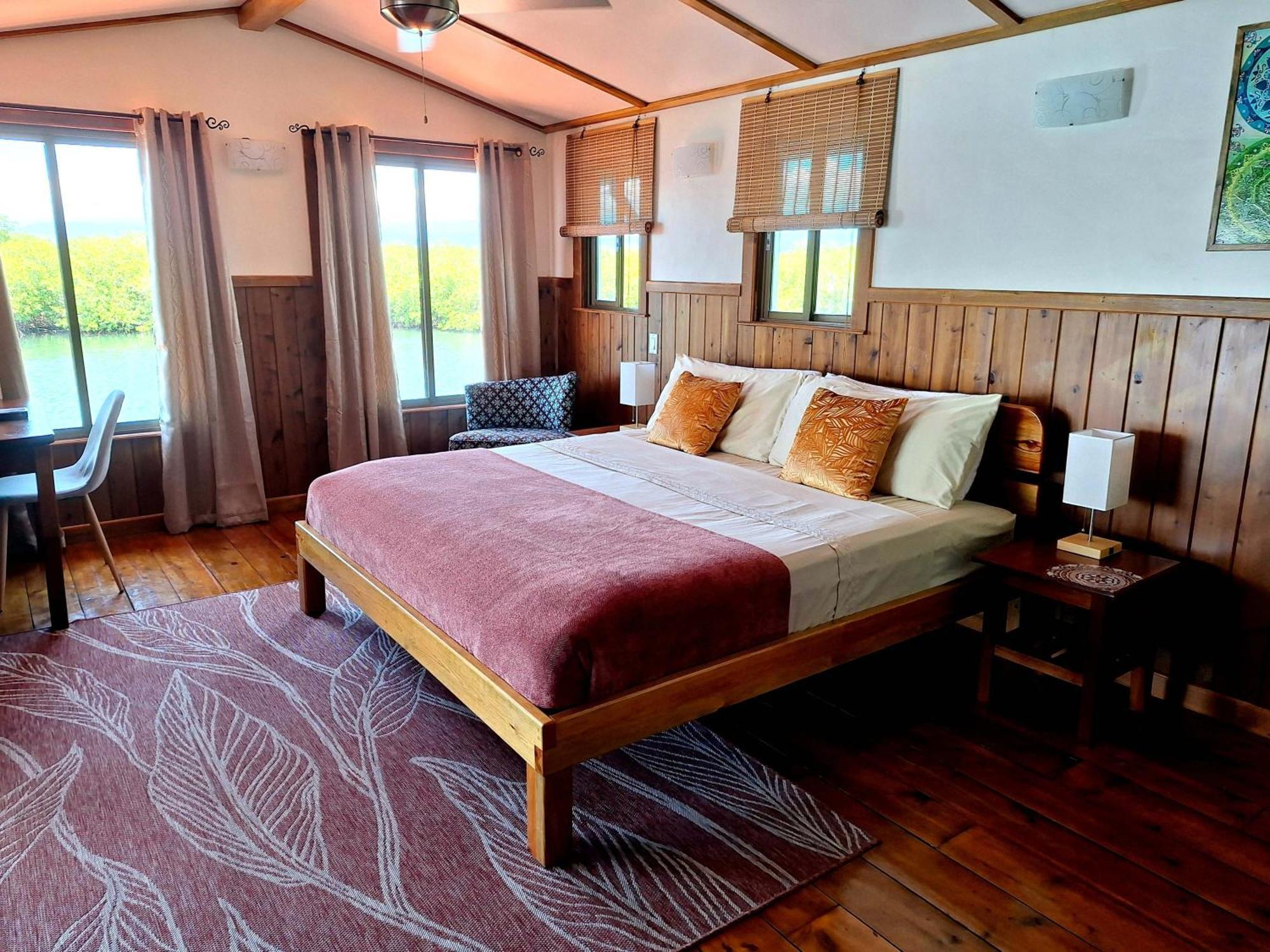 The Sunsetter Bed&Breakfast Bocas del Toro Exterior foto